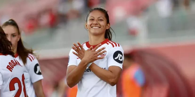 Biografía de Andrea Álvarez, futbolista guatemalteca