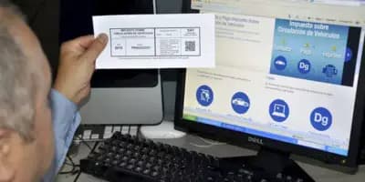 Cómo imprimir la calcomanía de circulación de vehículos