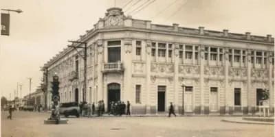 El primer semáforo en la Ciudad de Guatemala