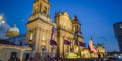 ¿Por qué se usa el color morado en la Semana Santa?