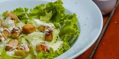 Receta para hacer ensalada César en Guatemala