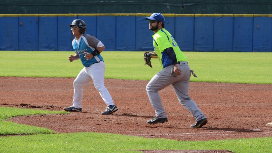 Arranca Liga Mayor de bésibol