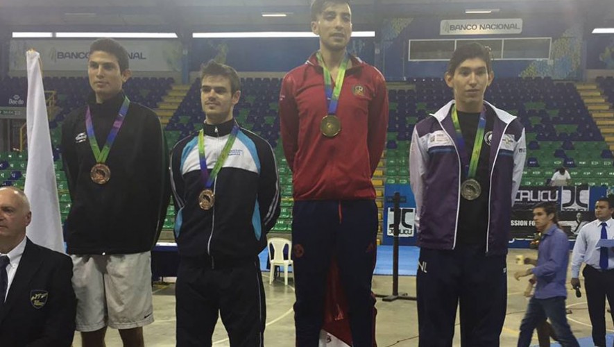Tercer lugar en Abierto de Taekwondo