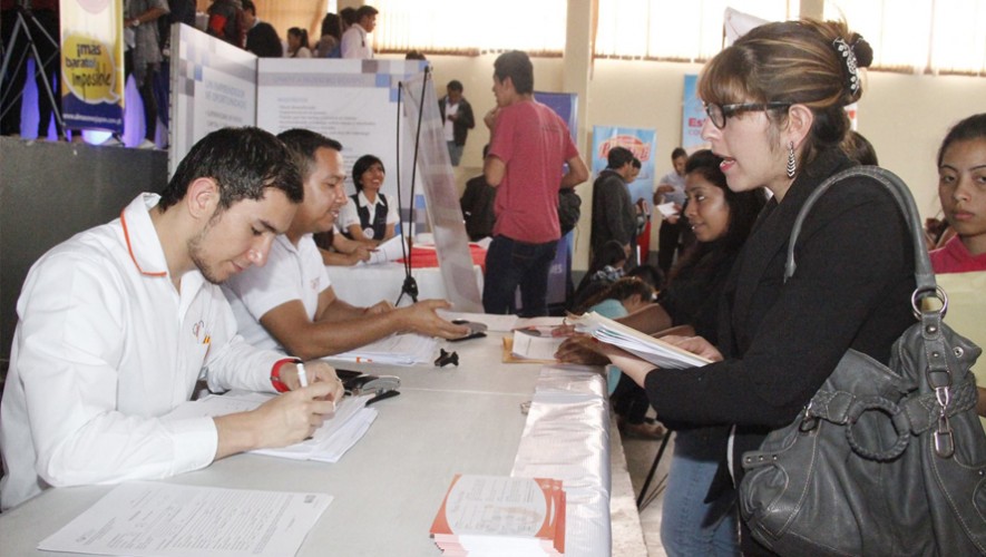 Kiosko de Empleo en el Parque Central de Cob&aacute;n | Septiembre 2016