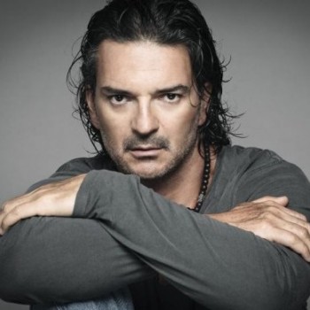 ricardo_arjona_representante_christian_manzanelli_ricardo_arjona_contrataciones_christian_manzanelli_shows_ricardo_arjona-42