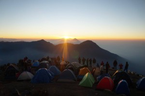 amanecer-volcan-santa-maria-grupo-fuego