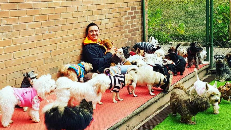 Erick Cruz, el entrenador de perros de Guatemala presenta su primer libro