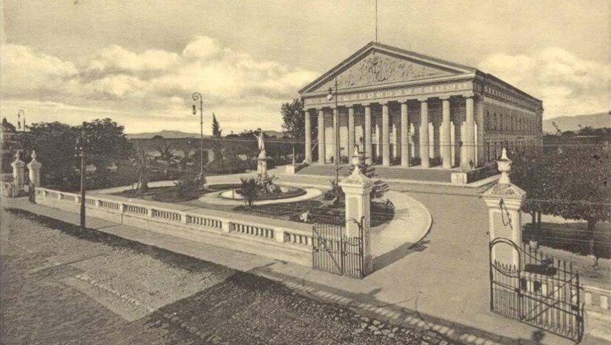 Fotografías de cómo era el Teatro Colón o Teatro Carrera en la Ciudad de Guatemala