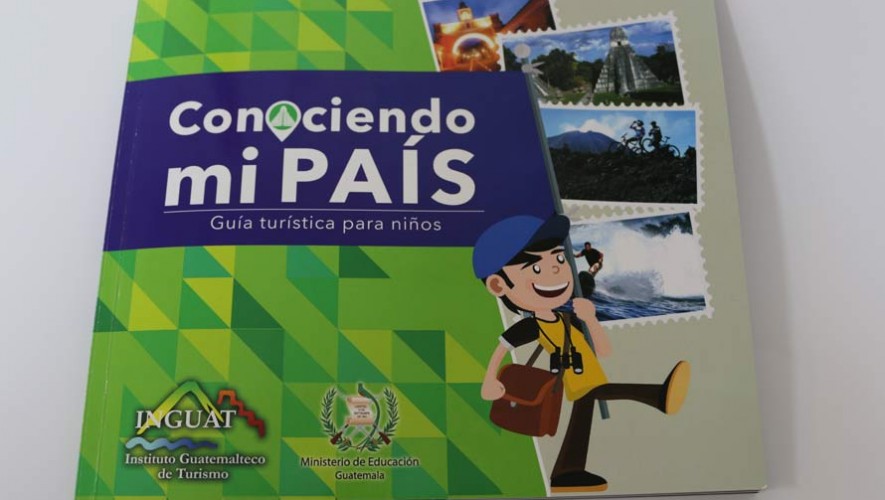 Inguat entrega nueva guía turística para niños 2017 al Ministerio de Educación