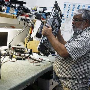 Repara celulares y televisores en Guatemala 