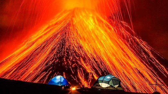 Fotografía del guatemalteco Sergio Izquierdo es elegida en la portada de la revista de National Geographic Travel, abril 2017