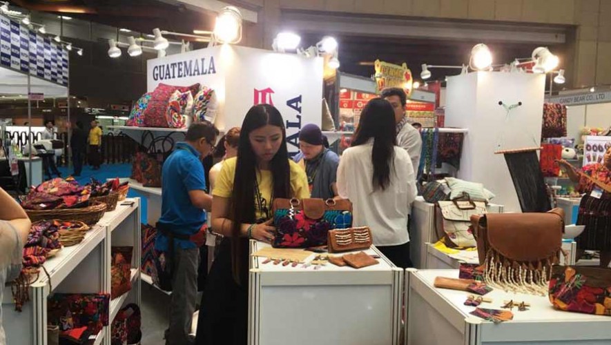 Guatemaltecos exponen productos artesanales en la feria Giftionery Taipei 2017