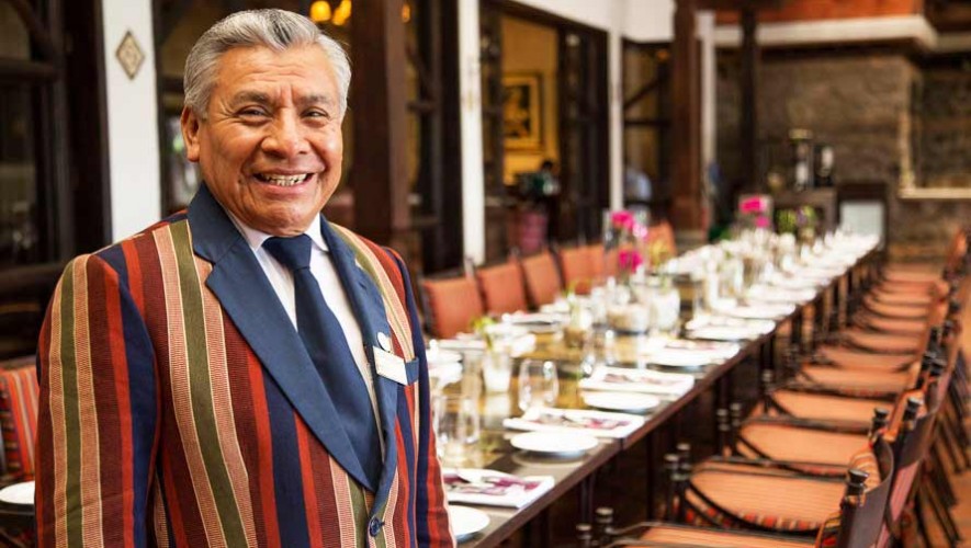 Historia de Don Aurelio, reconocido anfitrión del Porta Hotels en Antigua Guatemala