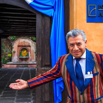 La historia de Don Aurelio, reconocido anfitrión de Antigua Guatemala