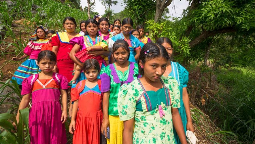 Restaurante guatemalteco entrega donaciones de alimentos
