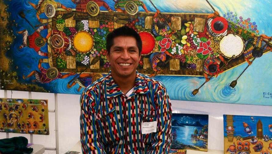 El guatemalteco Benedicto Ixtamer realiza mural sobre el proceso artesanal del café 2017