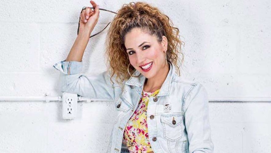 Lorena Pinot, cantante guatemalteca, estrena su nueva canción y video Amuleto