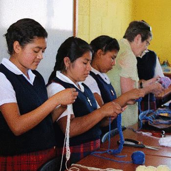 Dona artículos de higiene para el Hogar Nuestra Señora de los Remedios