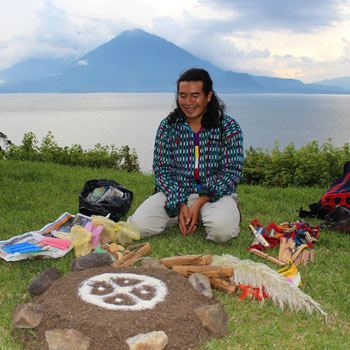 El servicio de un chamán San Marcos La Laguna
