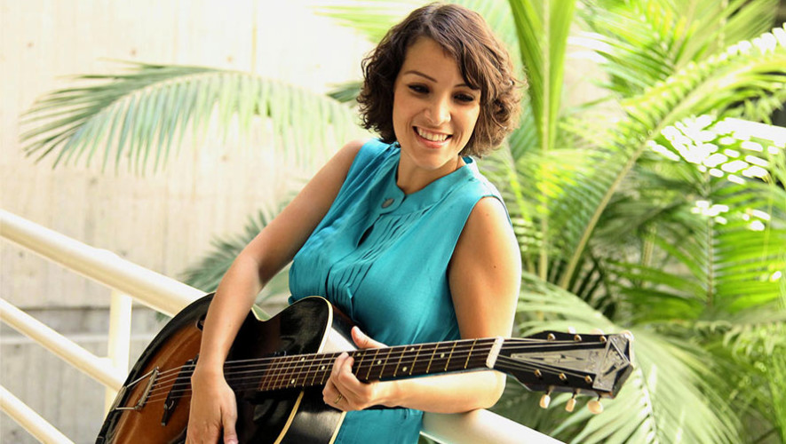 Gaby Moreno será jurado en el concurso de composición John Lennon