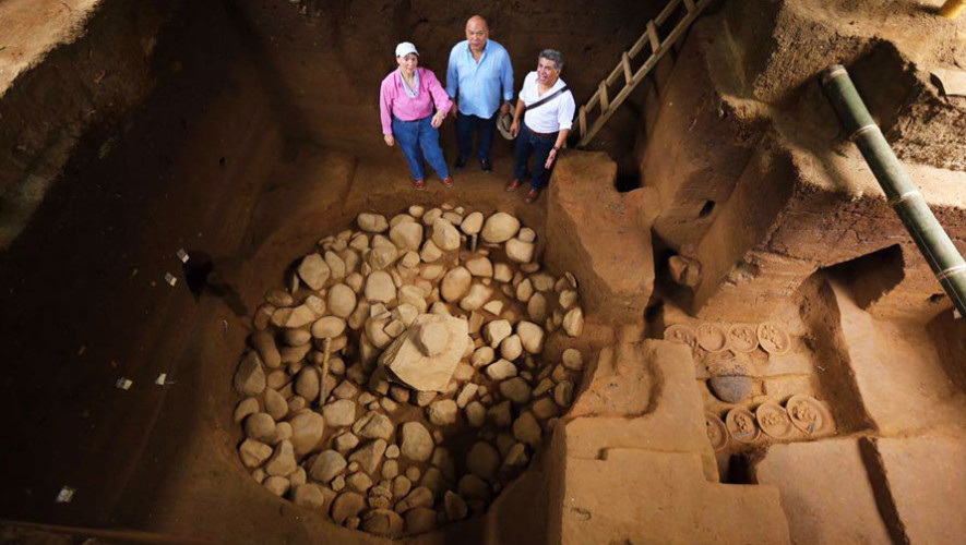 Ombligo-Mux, sitio ceremonial, fue descubierto en Tak'alik Ab'aj