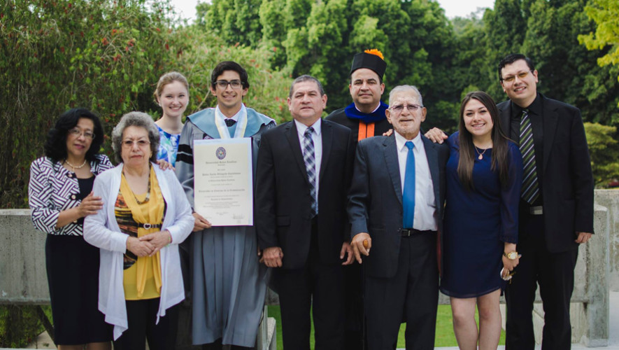 El guatemalteco Pablo Villagran trabaja en la ONU por su nivel de inglés 2017