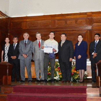 44 guatemaltecos reciben becas en universidades de Europa y América