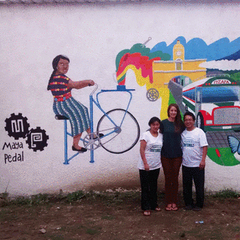 Bicimáquinas de la organización Maya Pedal son reconocidas por BBC Mundo
