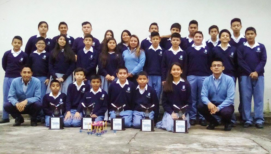 Guatemaltecos ganan 4 primeros lugares en Campeonato de Robótica 2017