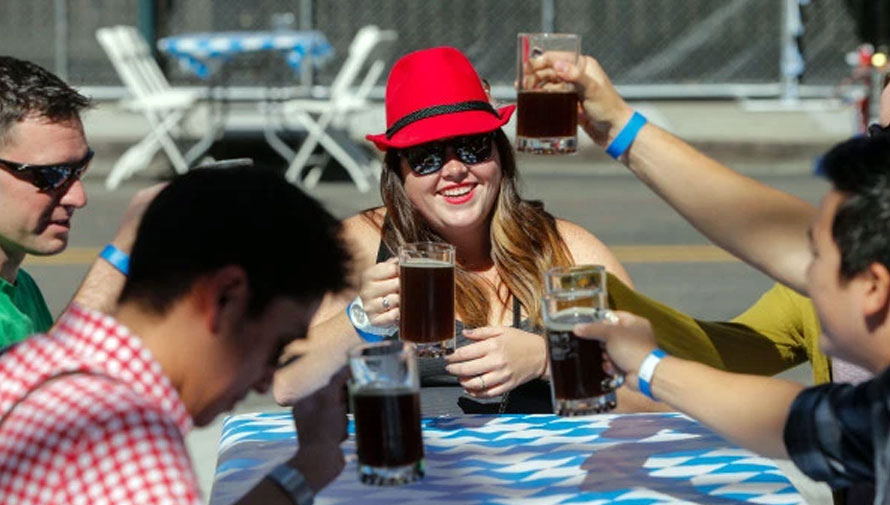 Celebración del Oktoberfest en Plaza Fontabella