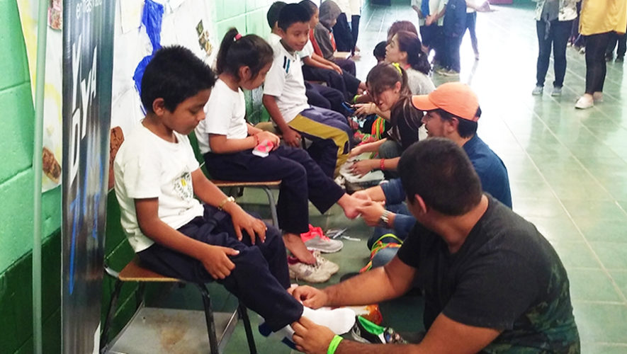 Dona tus zapatos en buen estado para niños de áreas rurales de Guatemala
