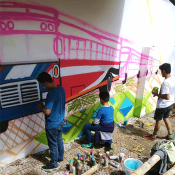 Pintan mural artístico de los barriletes de Santiago Sacatepéquez