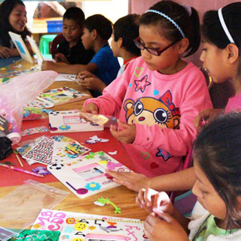 Dona juguetes en Guatemala