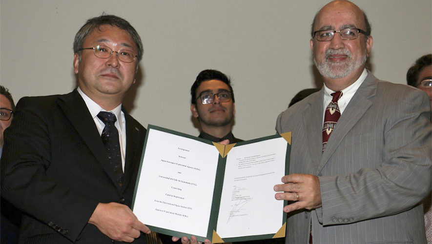 Guatemala recibió contrato para lanzar CubeSat al espacio