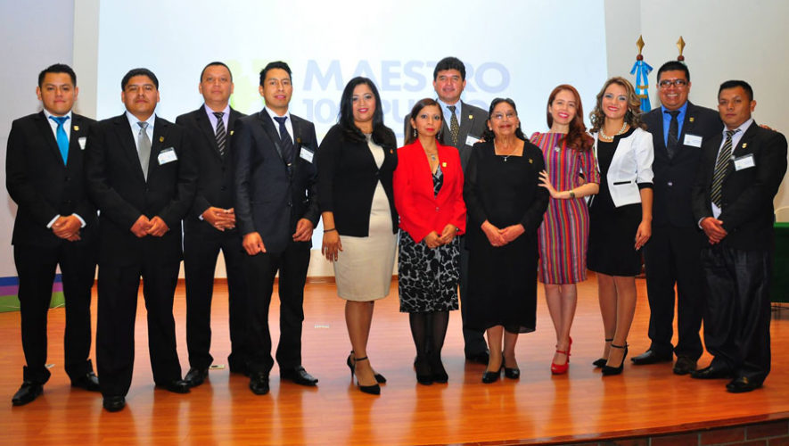 Maestro 100 Puntos premian a los mejores maestros y directores 2017