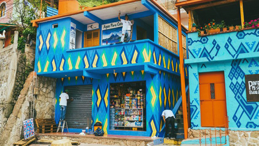 Pintando Santa Catarina Palopó está transformando Sololá, según revista internacional