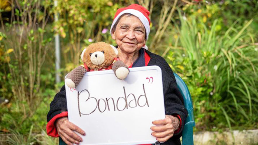 Abuelitos del Asilo Meson Buen Samaritano en Palencia enviaron mensajes de Navidad