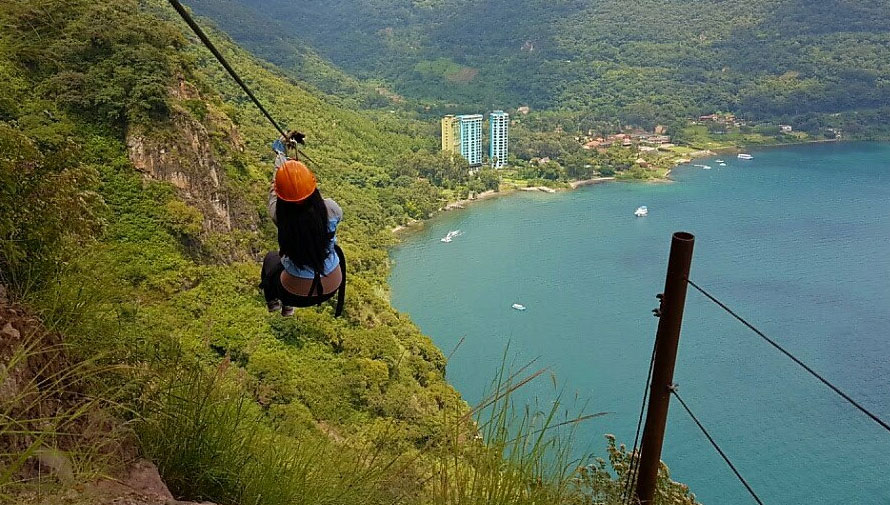 Canopy extremo en Reserva Atitlán