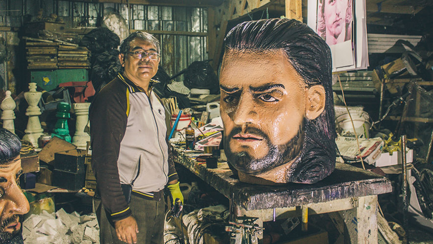Escultura de Ricardo Arjona fue realizada por originario de Alta Verapaz