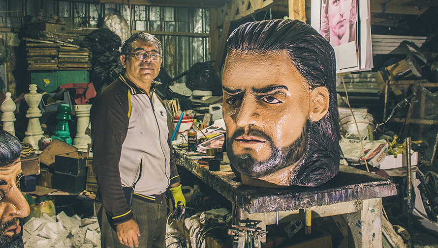 Escultura de Ricardo Arjona fue realizada por originario de Alta Verapaz