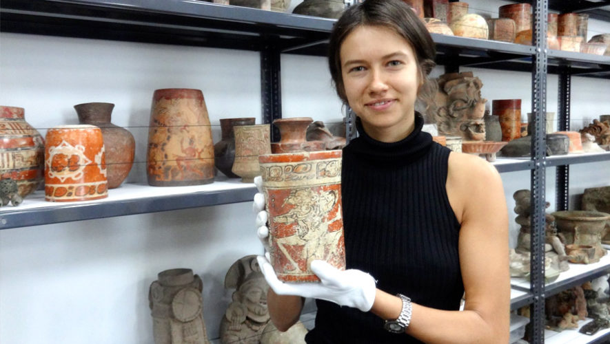 Exposici&oacute;n gratuita de vasijas mayas en Antigua Guatemala | Agosto 2018