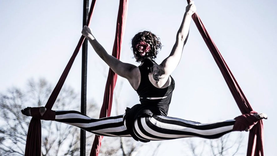 Taller de acrobacias a&eacute;reas en telas | Agosto 2018
