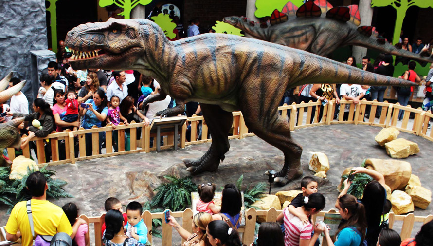Expedición jurásica con dinosaurios animados
