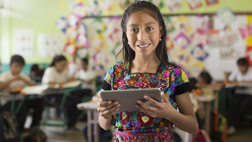 ProFuturo aporta en educación digital para jóvenes guatemaltecos