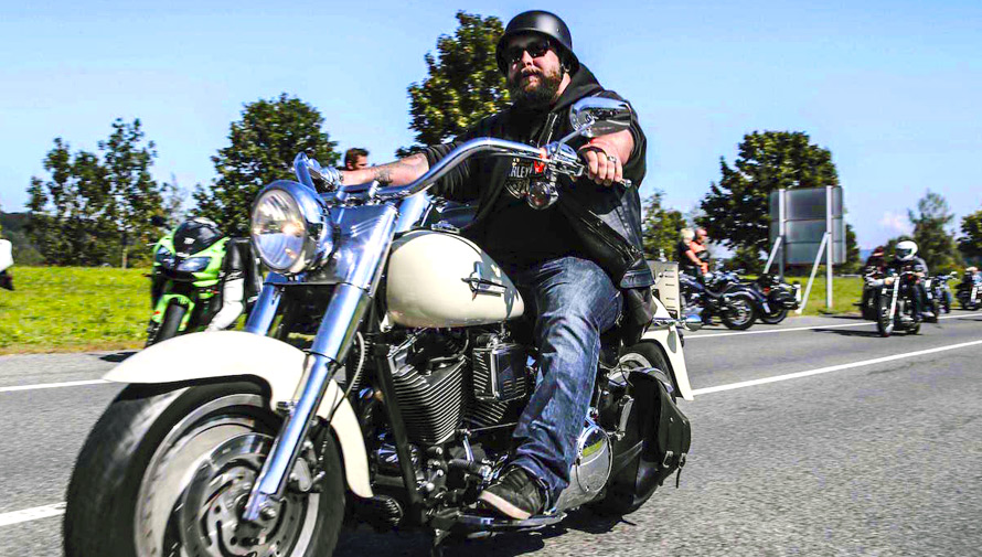 Festival y caravana de motocicletas vintage en Guatemala