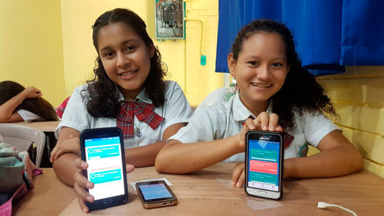 Más de 20,800 mujeres han recibido capacitaciones de tecnología