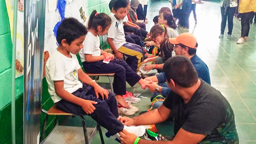 Recaudan zapatos en buen estado para niños de áreas rurales de Guatemala, 2018