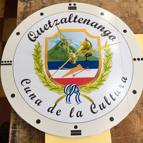 Guatemaltecos buscan construir el Reloj Monumental de Xela, 2018