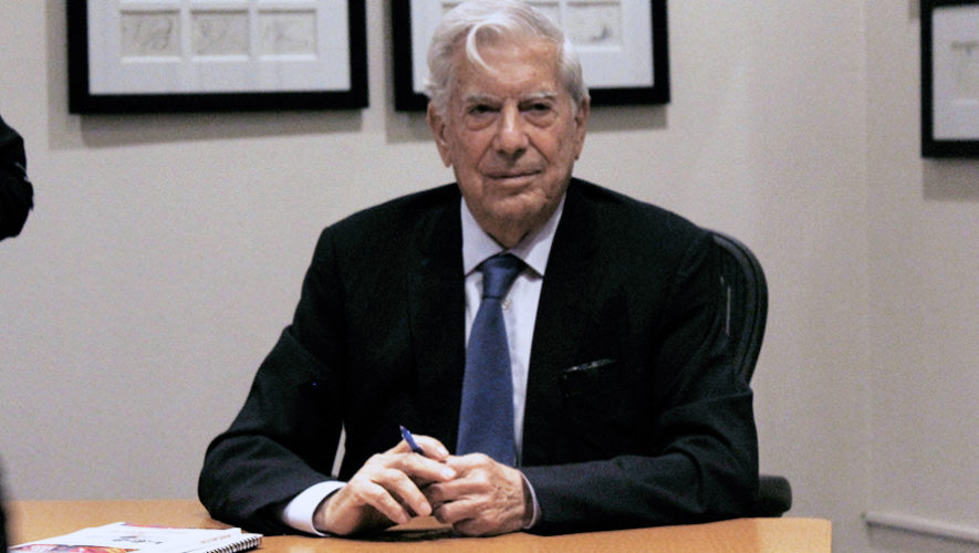 Mario Vargas Llosa presentó libro La Llamada de la tribu en Guatemala