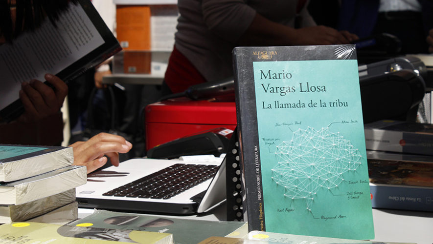 Mario Vargas Llosa presentó libro La Llamada de la tribu en Guatemala